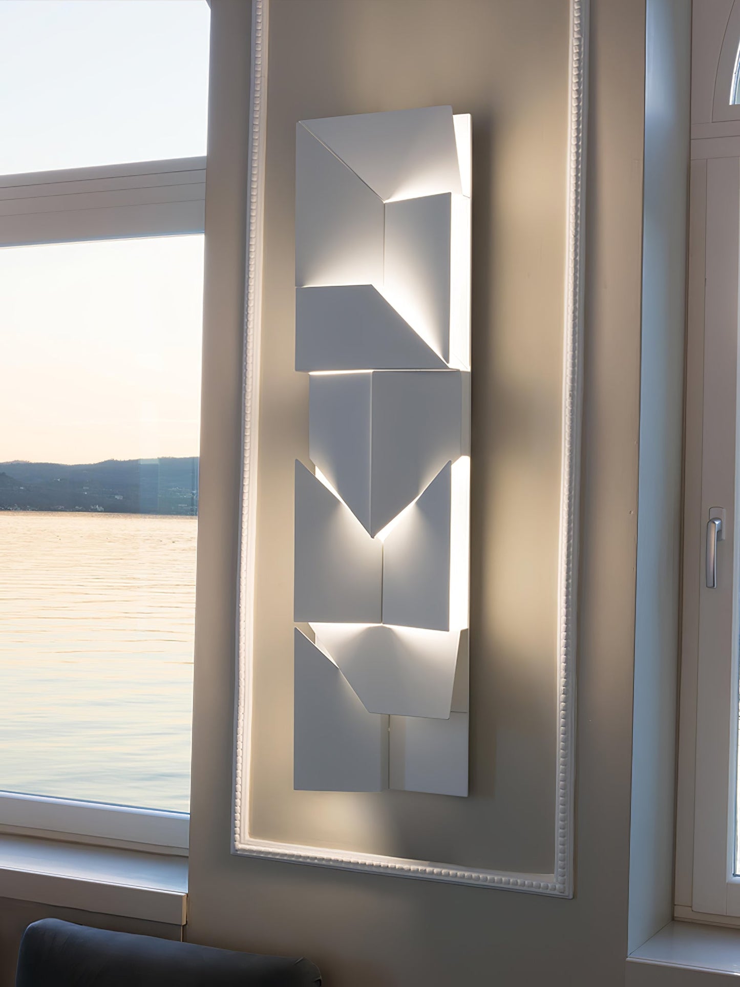 Shadows Grand Plug-in Sconce LED Wall Light - White Metal
