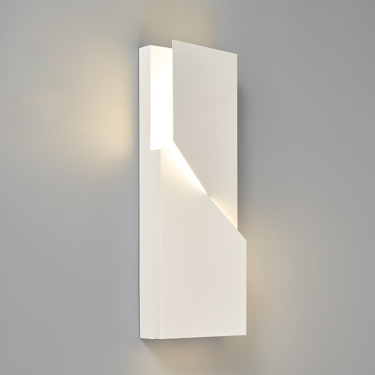 Shadows Grand Plug-in Sconce LED Wall Light - White Metal