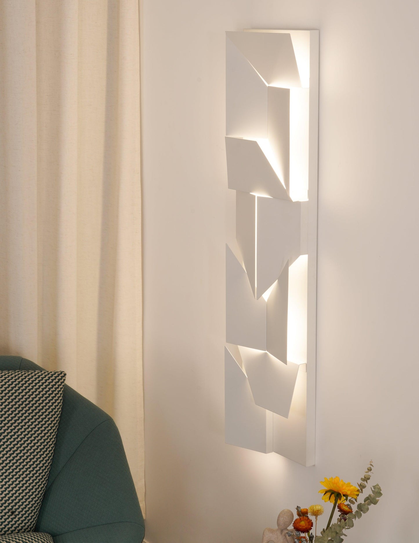 Shadows Grand Plug-in Sconce LED Wall Light - White Metal