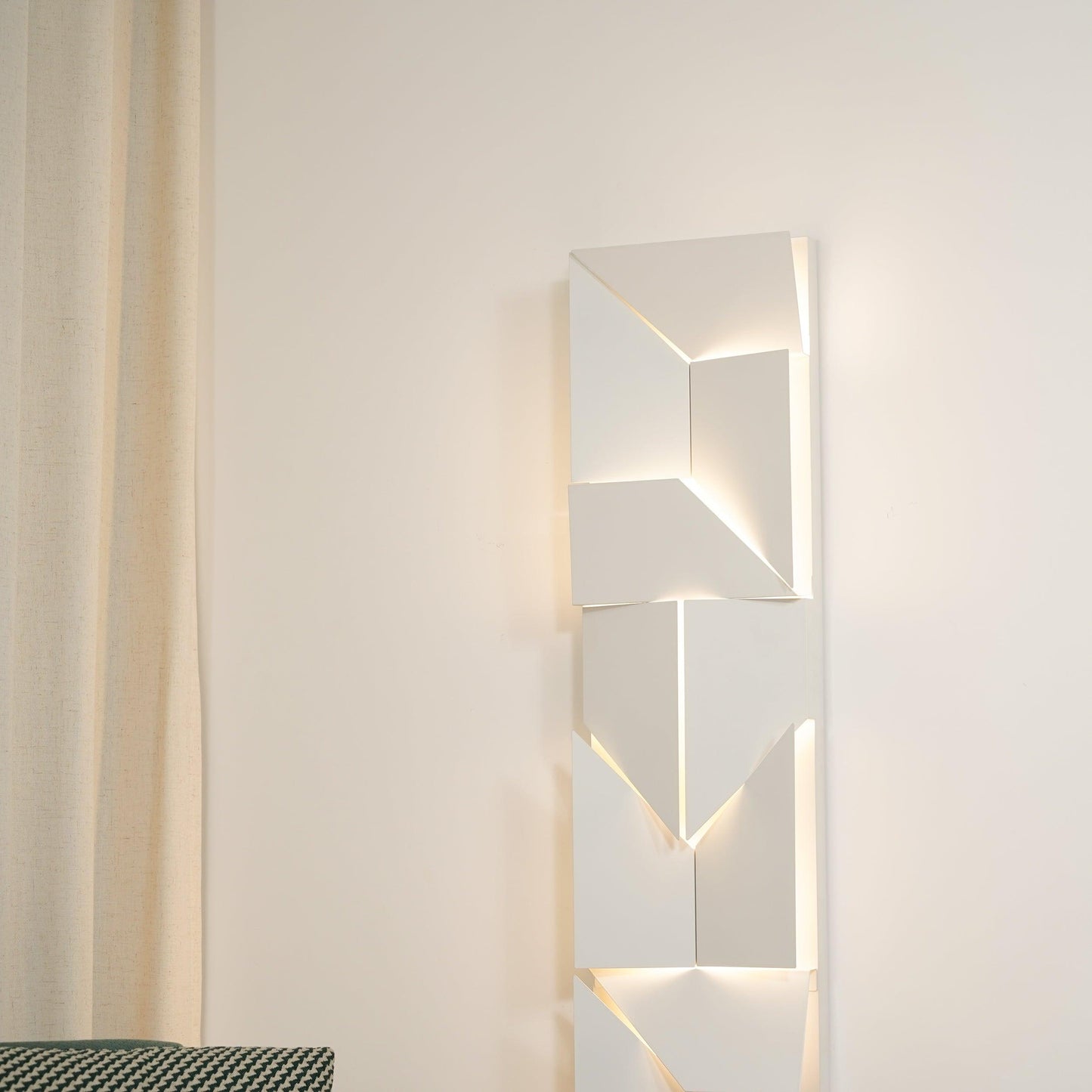 Shadows Grand Plug-in Sconce LED Wall Light - White Metal