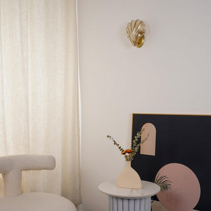 Shell Wall Light Set of 2 with Brass Finish and LED