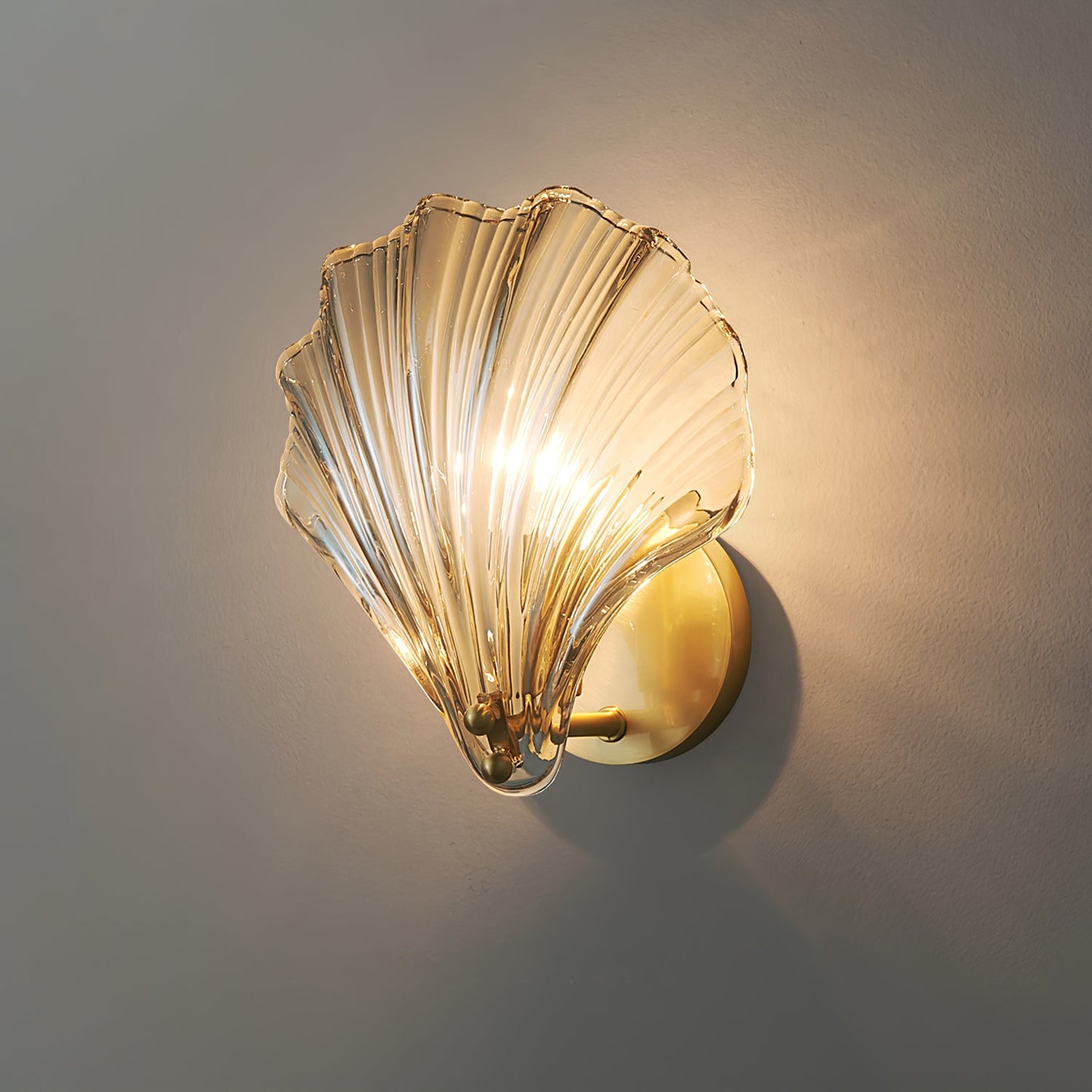 Shell Wall Light Set of 2 with Brass Finish and LED
