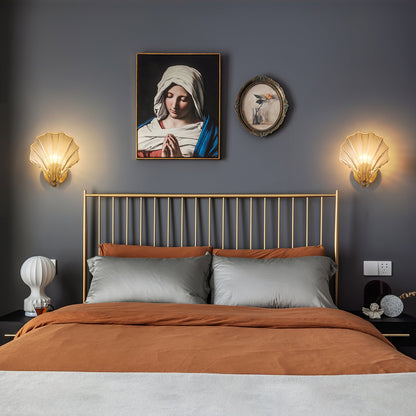 Shell Wall Light Set of 2 with Brass Finish and LED