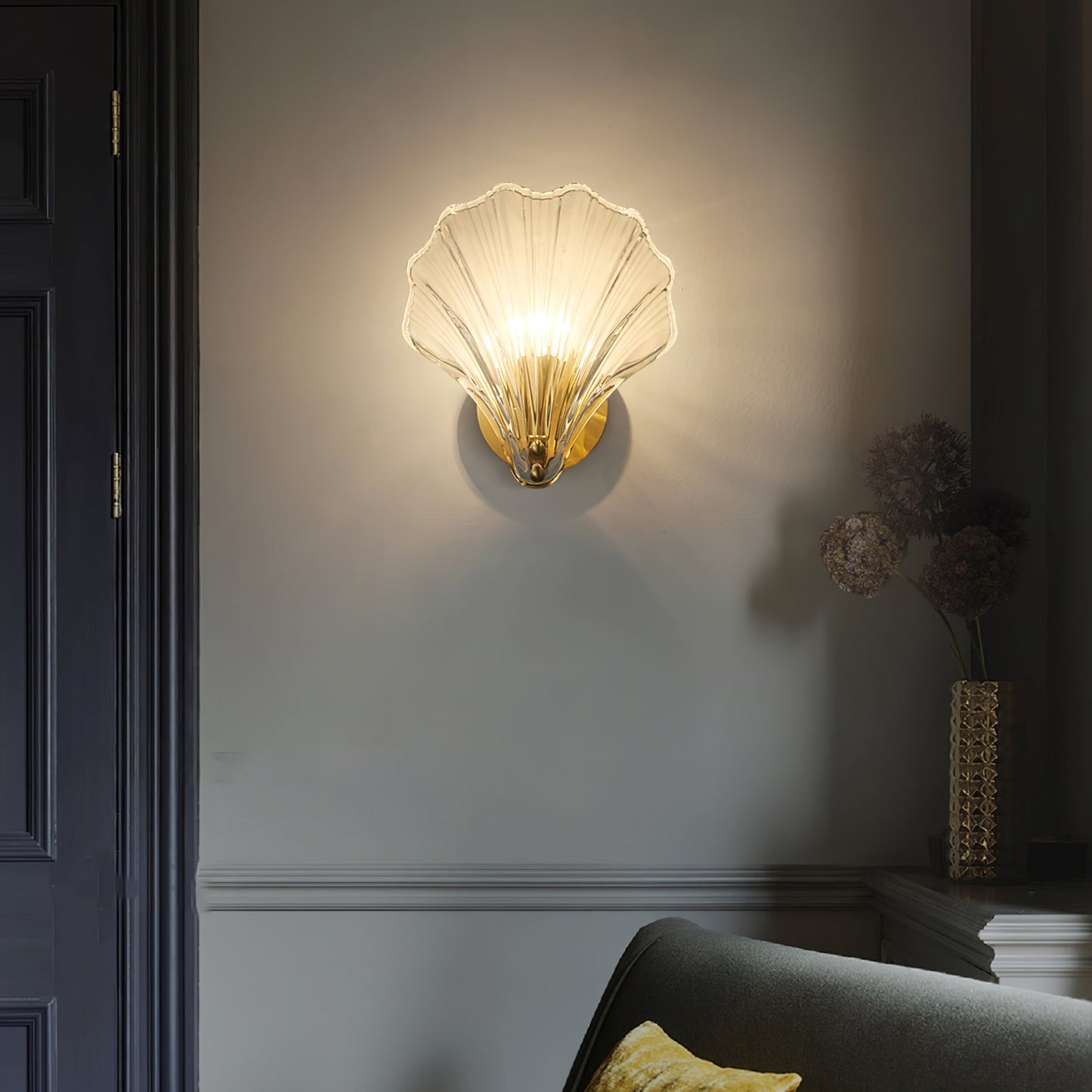 Shell Wall Light Set of 2 with Brass Finish and LED