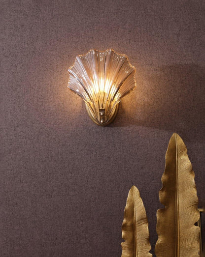 Shell Wall Light Set of 2 with Brass Finish and LED