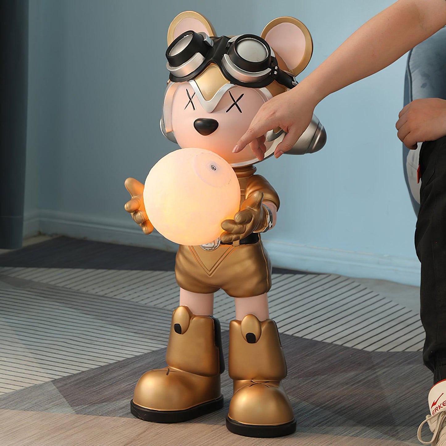 Space Bear Built-in Battery LED Floor Lamp for Indoor Use