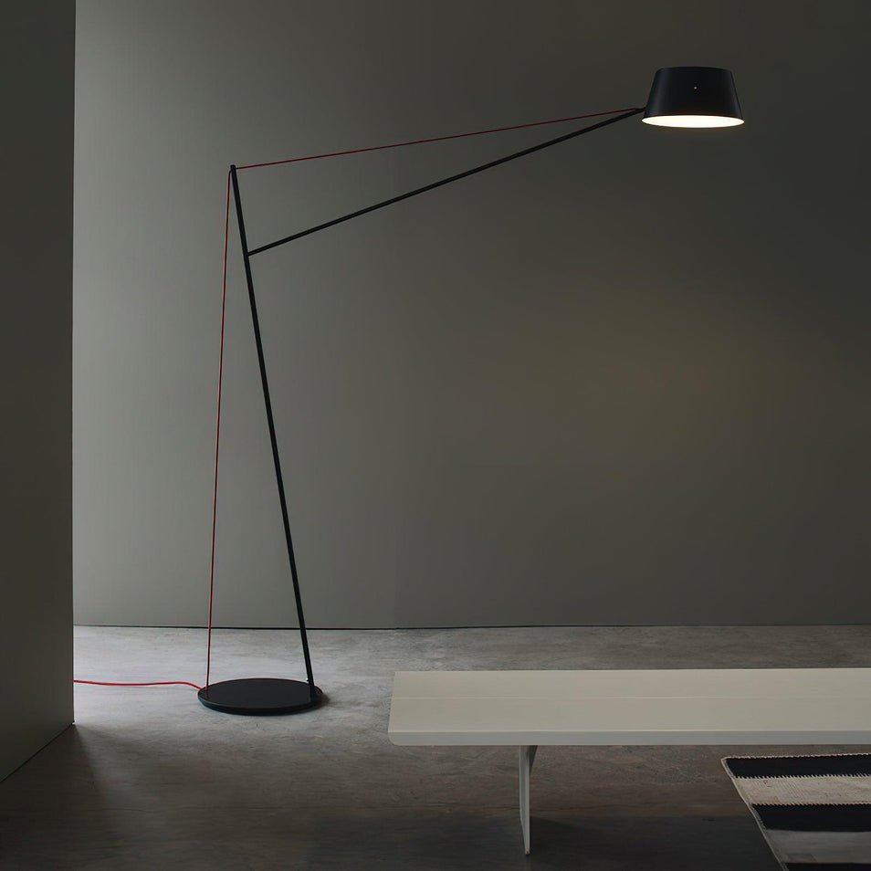 Spar Floor Lamp - Modern Black LED Lamp for Indoor Use