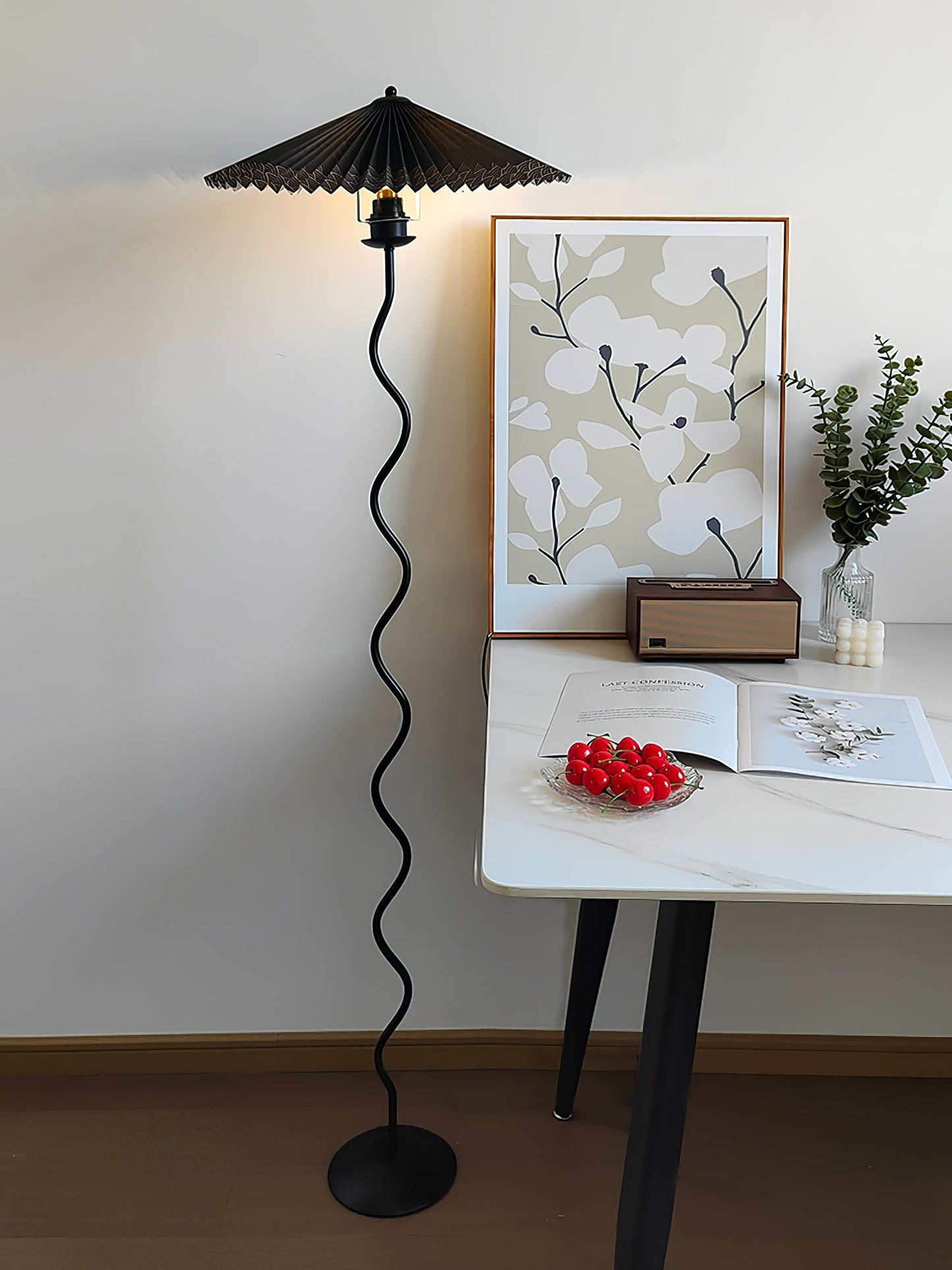Squiggle Floor Lamp - LED Indoor Light - Stylish Wavy Design