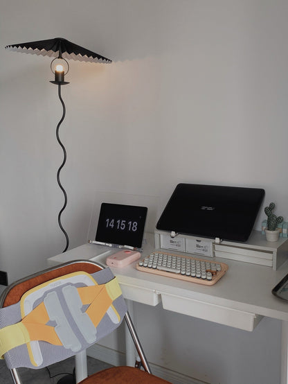 Squiggle Floor Lamp - LED Indoor Light - Stylish Wavy Design