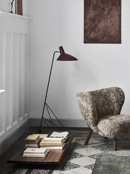 Svelte Noir Floor Lamp - Adjustable LED Lighting, Black Metal