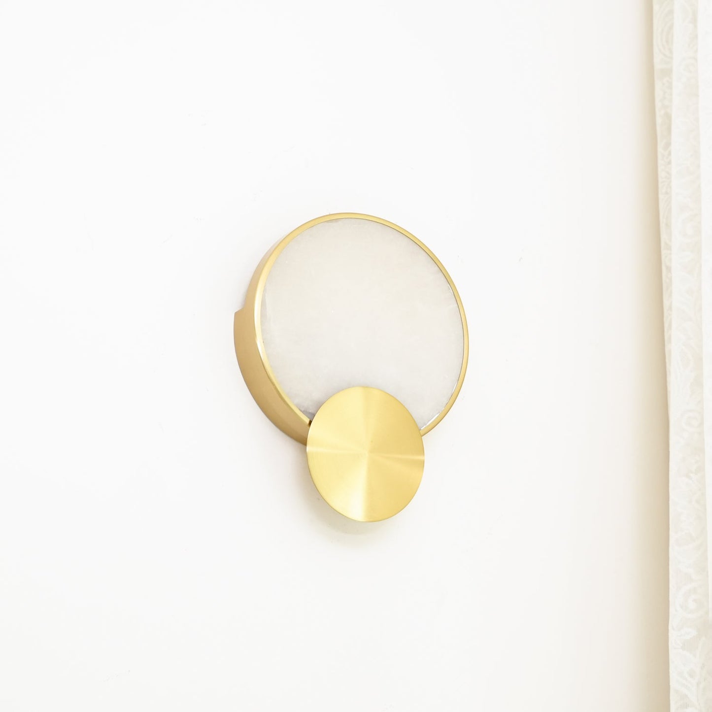 Terra Svet Wall Lamp - Modern Gold Alabaster LED Light