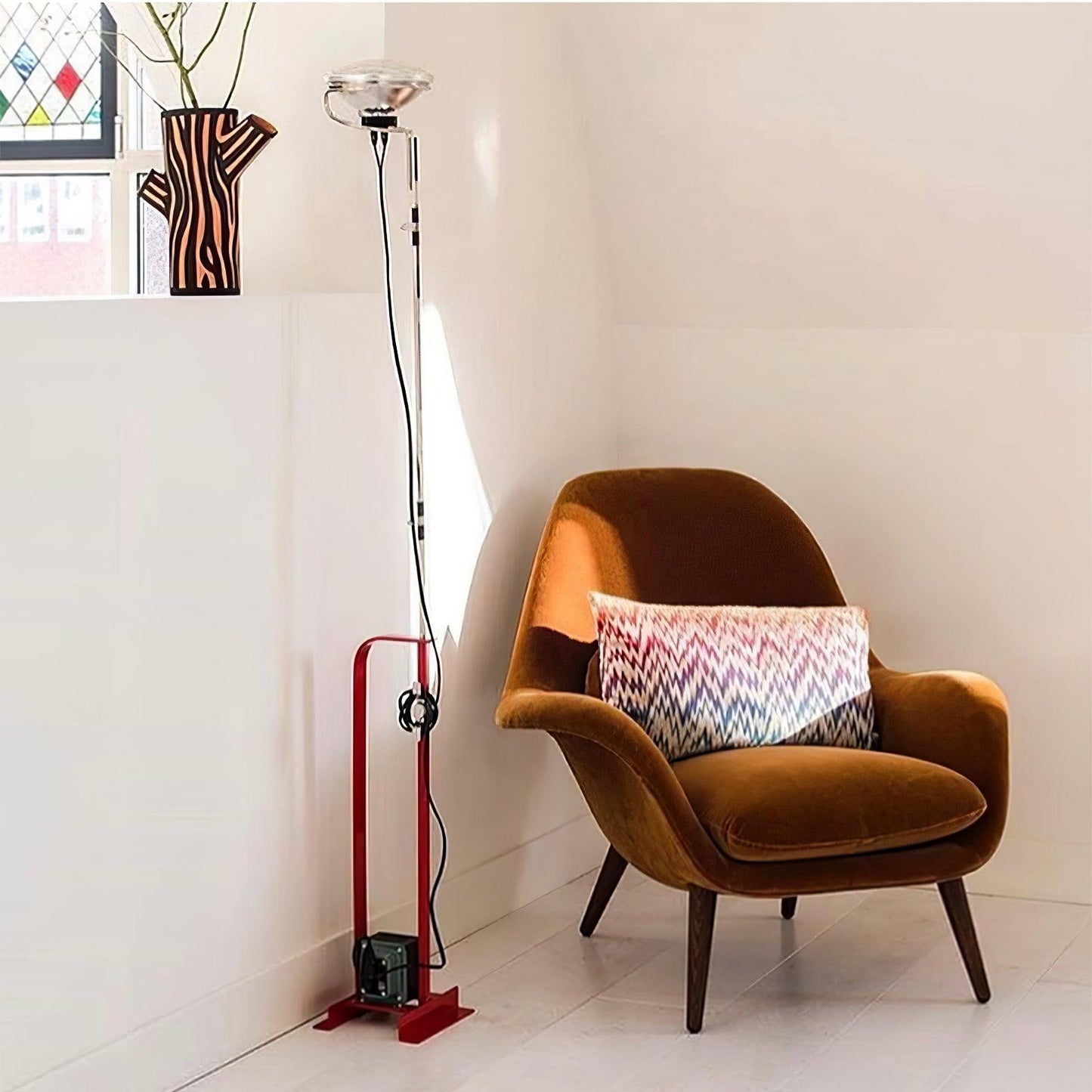 Toio Floor Lamp with Adjustable Height and Dimmable LED