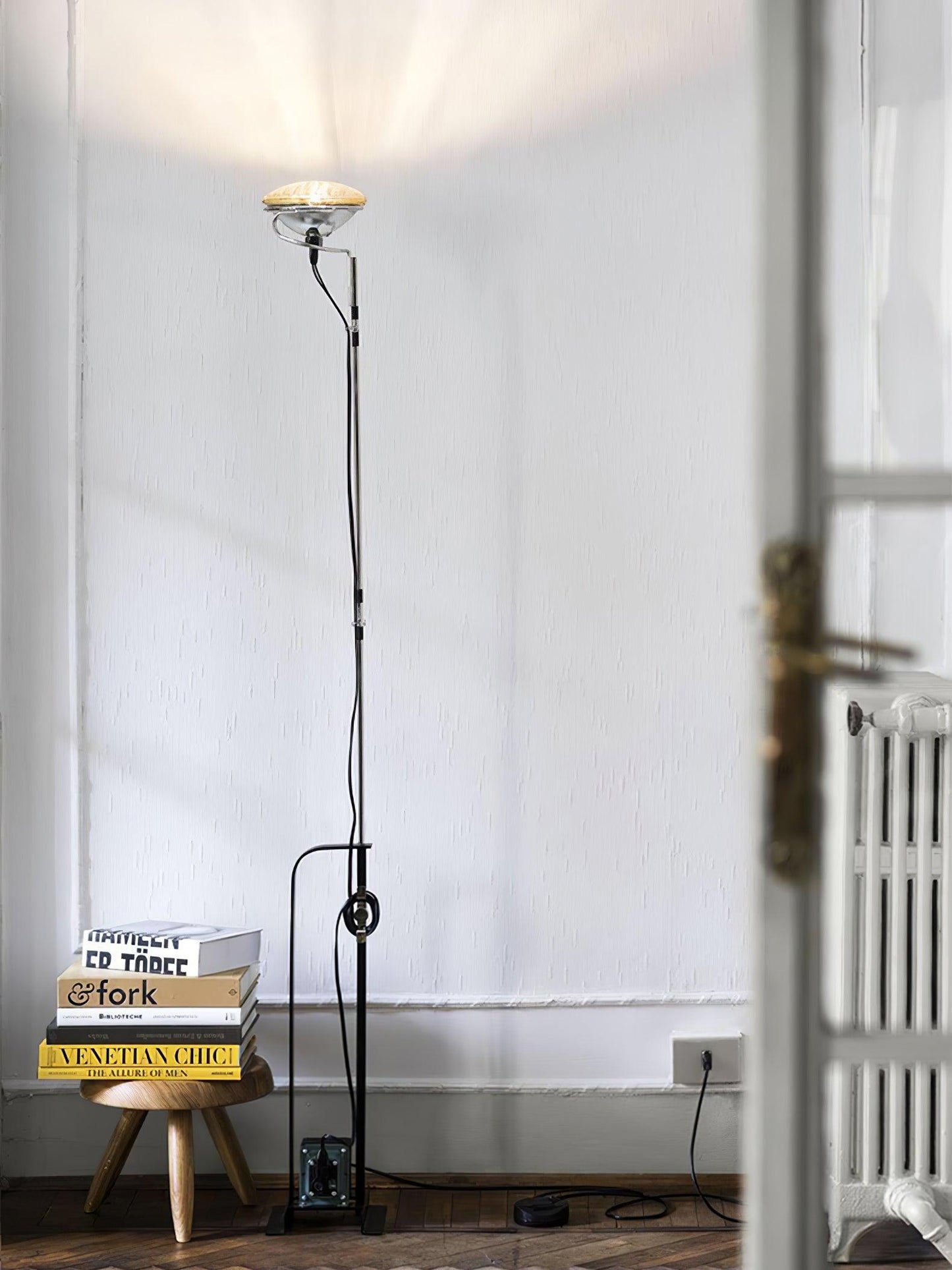 Toio Floor Lamp with Adjustable Height and Dimmable LED