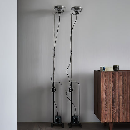 Toio Floor Lamp with Adjustable Height and Dimmable LED