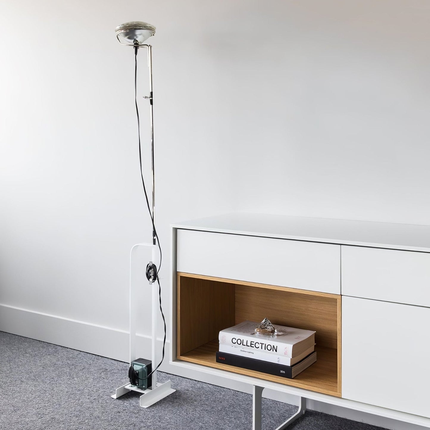 Toio Floor Lamp with Adjustable Height and Dimmable LED