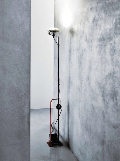 Toio Floor Lamp with Adjustable Height and Dimmable LED