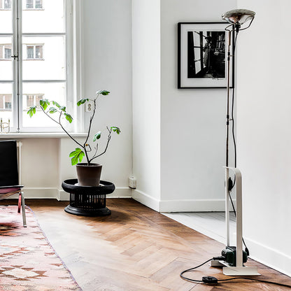 Toio Floor Lamp with Adjustable Height and Dimmable LED