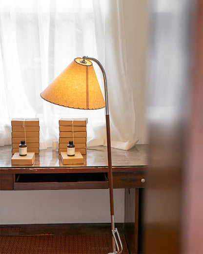 Tripod Arc Floor Lamp - Modern LED Minimalist Design