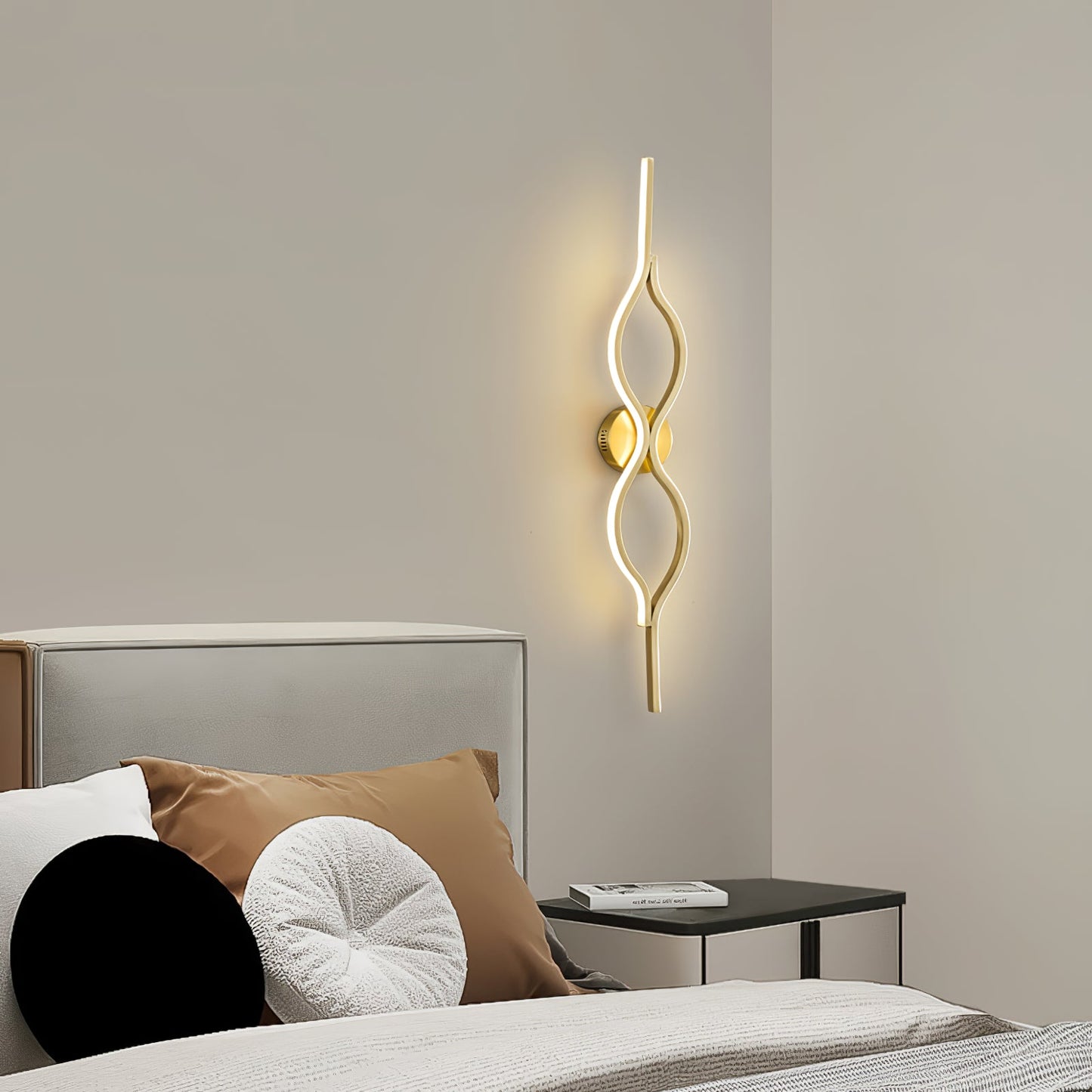 Twist Brass Wall Light - Modern LED Indoor Lighting