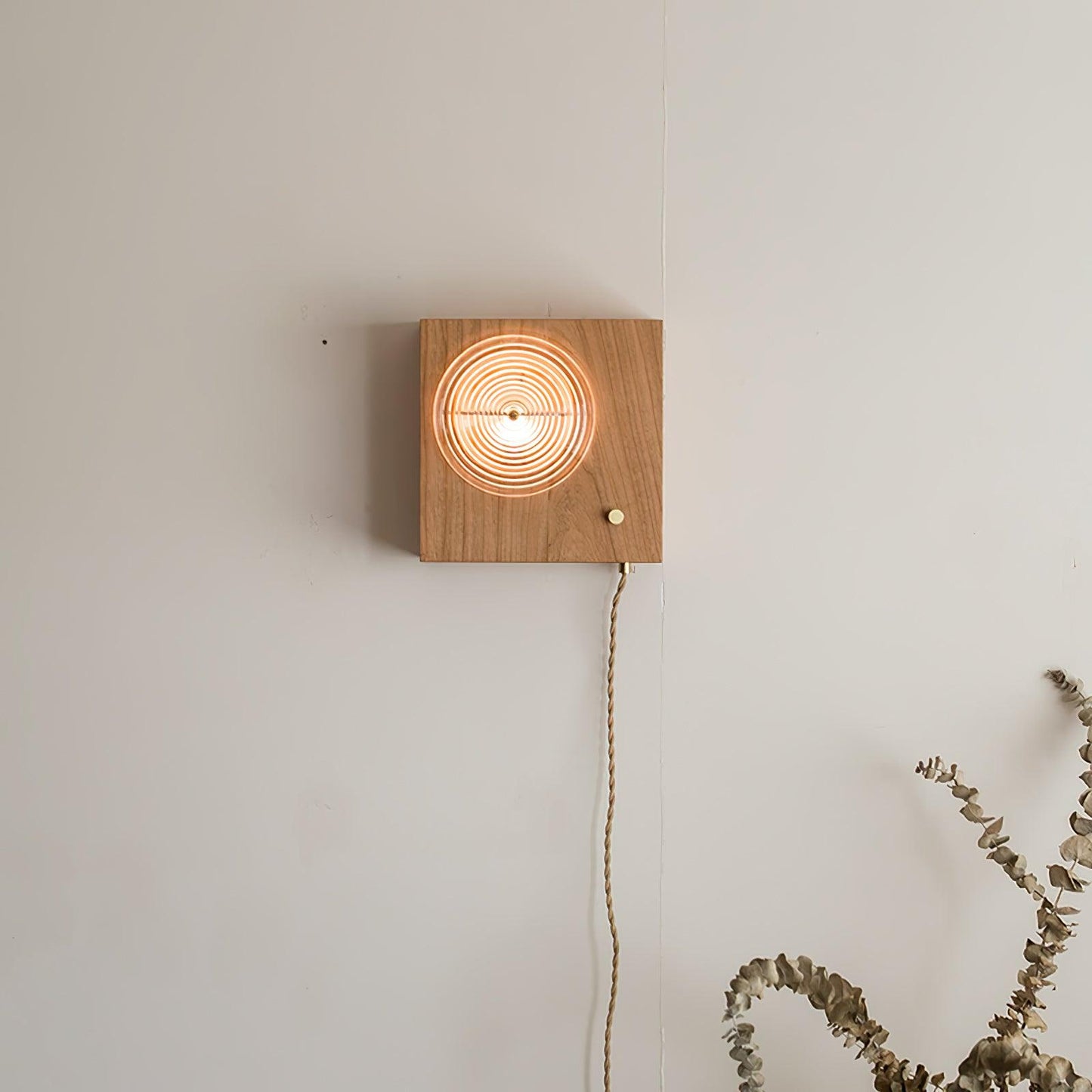 Vintage Camera Wall Lamp with LED Light and Wood Shade