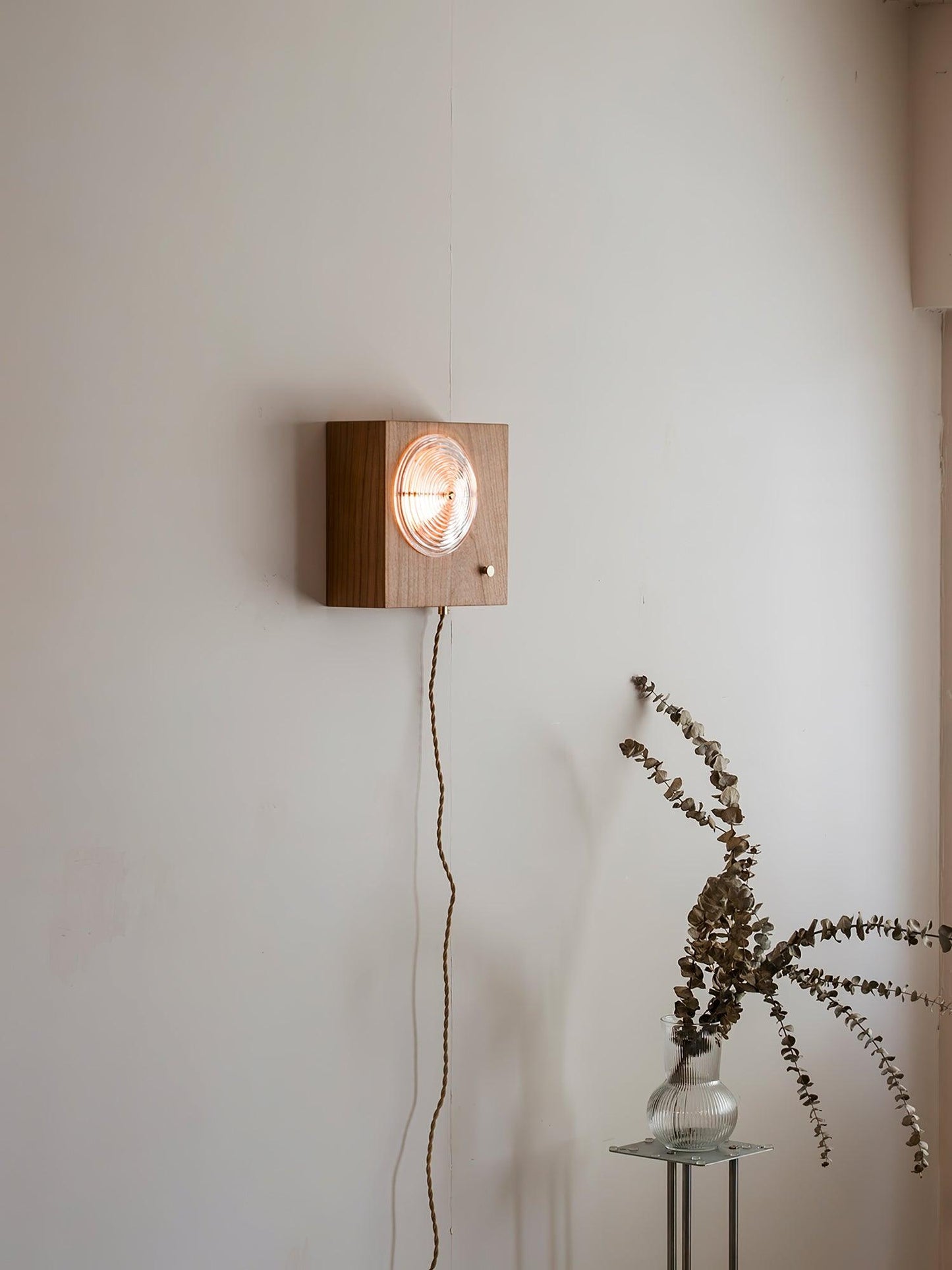 Vintage Camera Wall Lamp with LED Light and Wood Shade