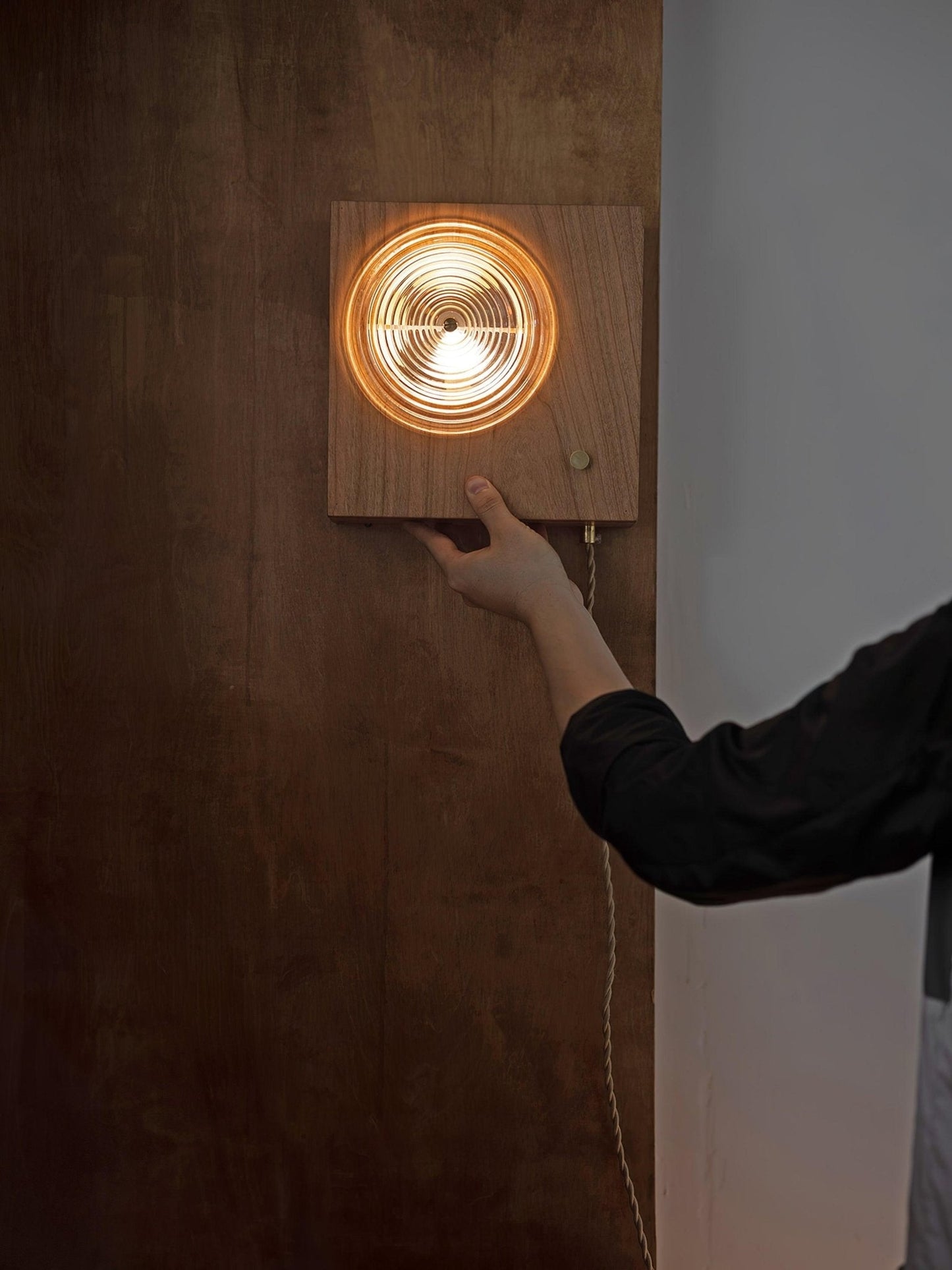 Vintage Camera Wall Lamp with LED Light and Wood Shade