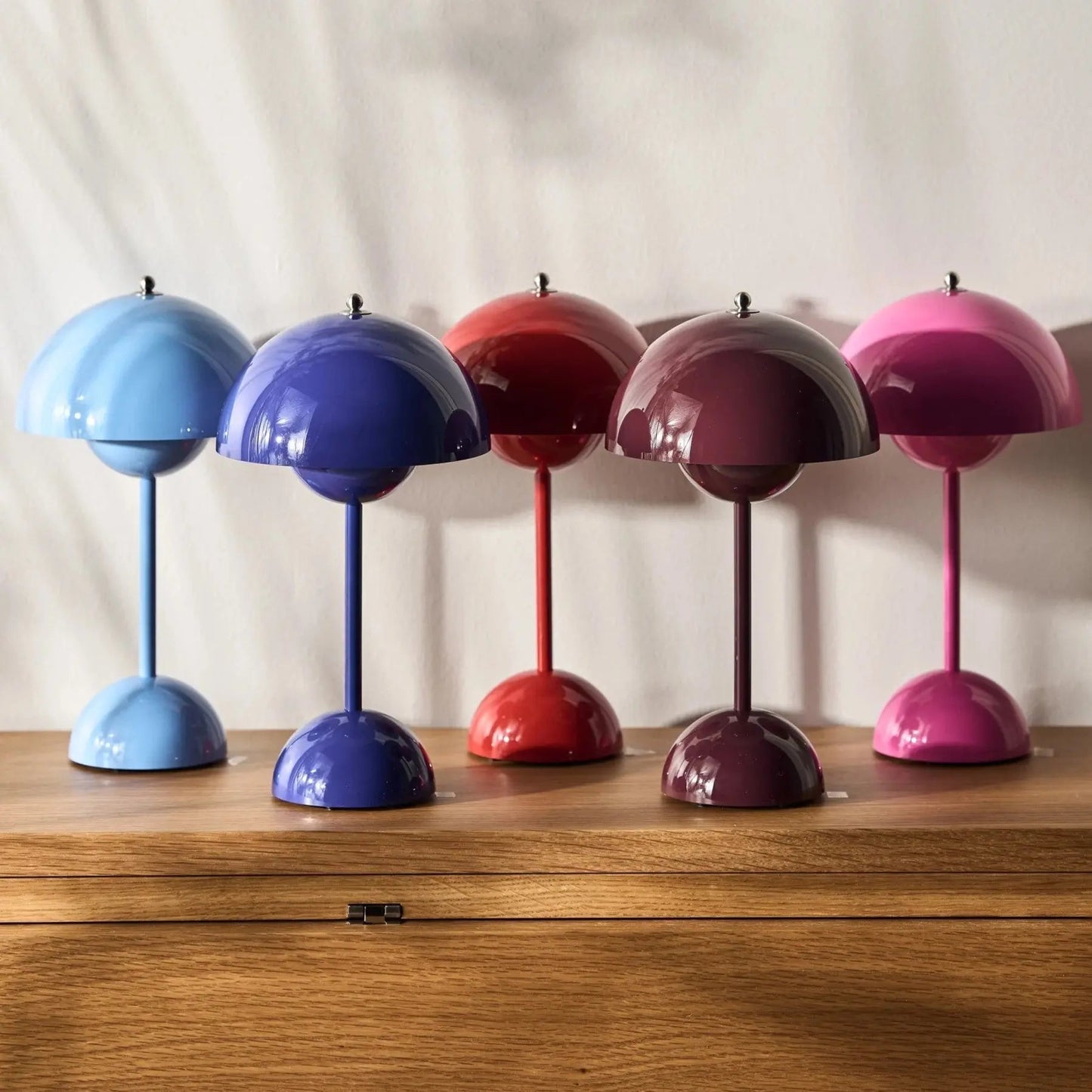 Lunaire LED Table Lamp for Modern Atmosphere Design