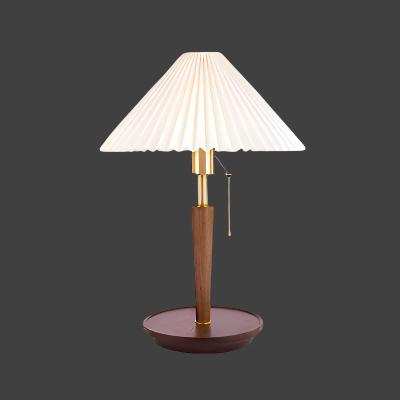 Classic Pleated Wood Table Lamp – Timeless Elegance with Modern Lighting