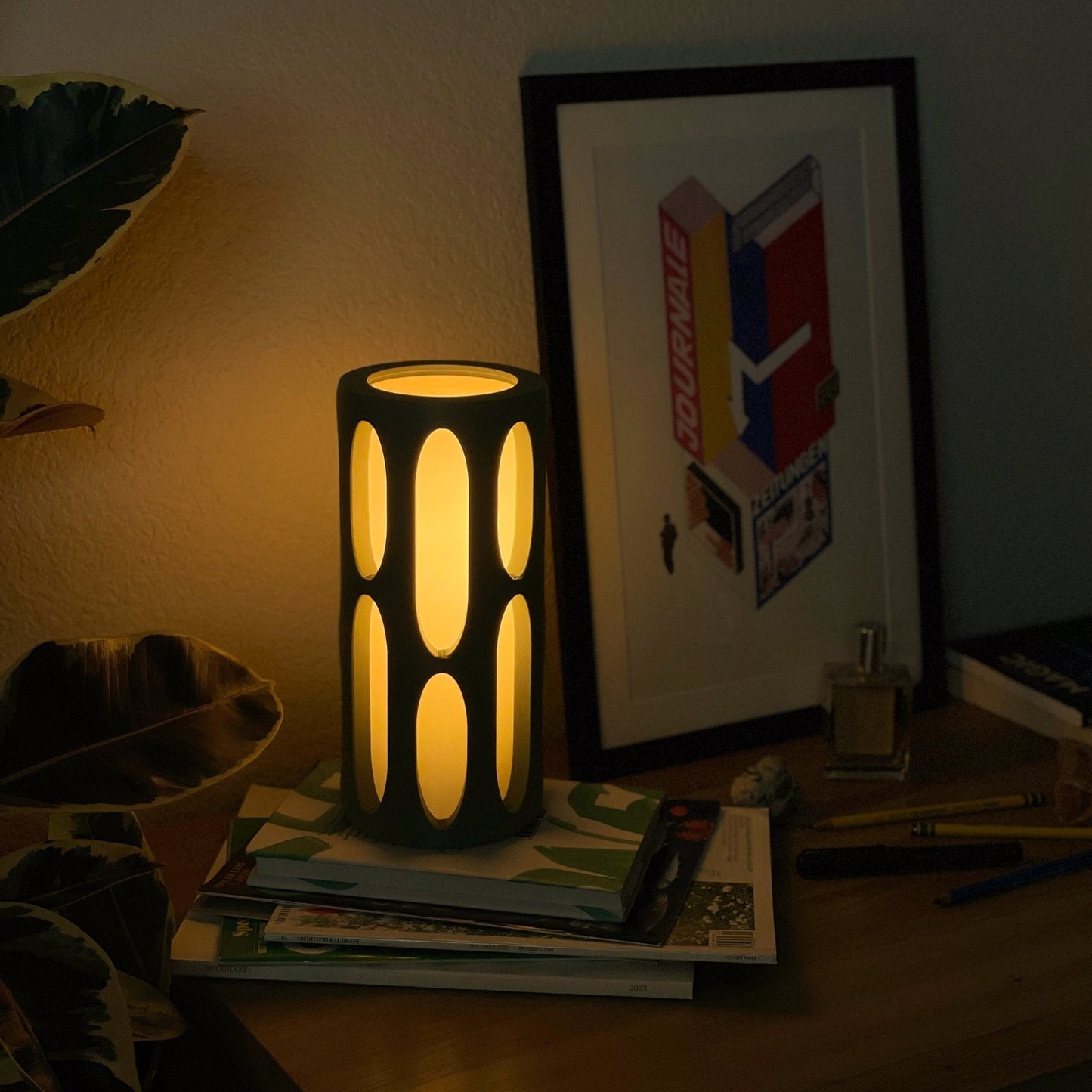 BioGlow Amoeba-Inspired 3D-Printed Table Lamp with Dimmer
