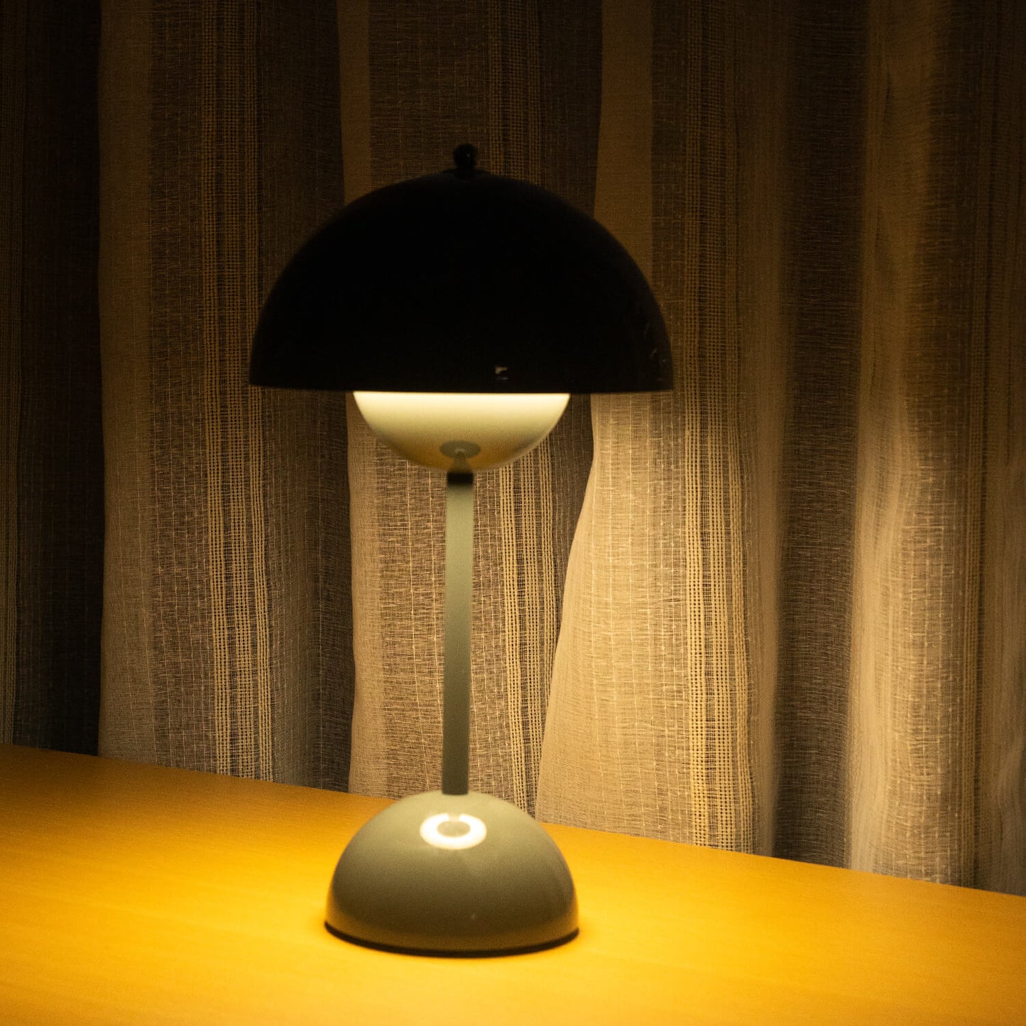 Aurora Cordless Table Lamp – Modern, Dimmable & Portable