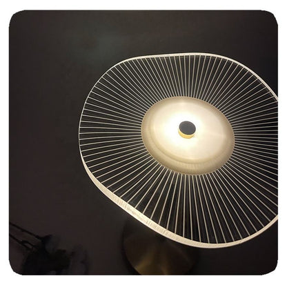 Moderne LED Table Lamp - Dimmable, Stylish Design, Energy Efficient