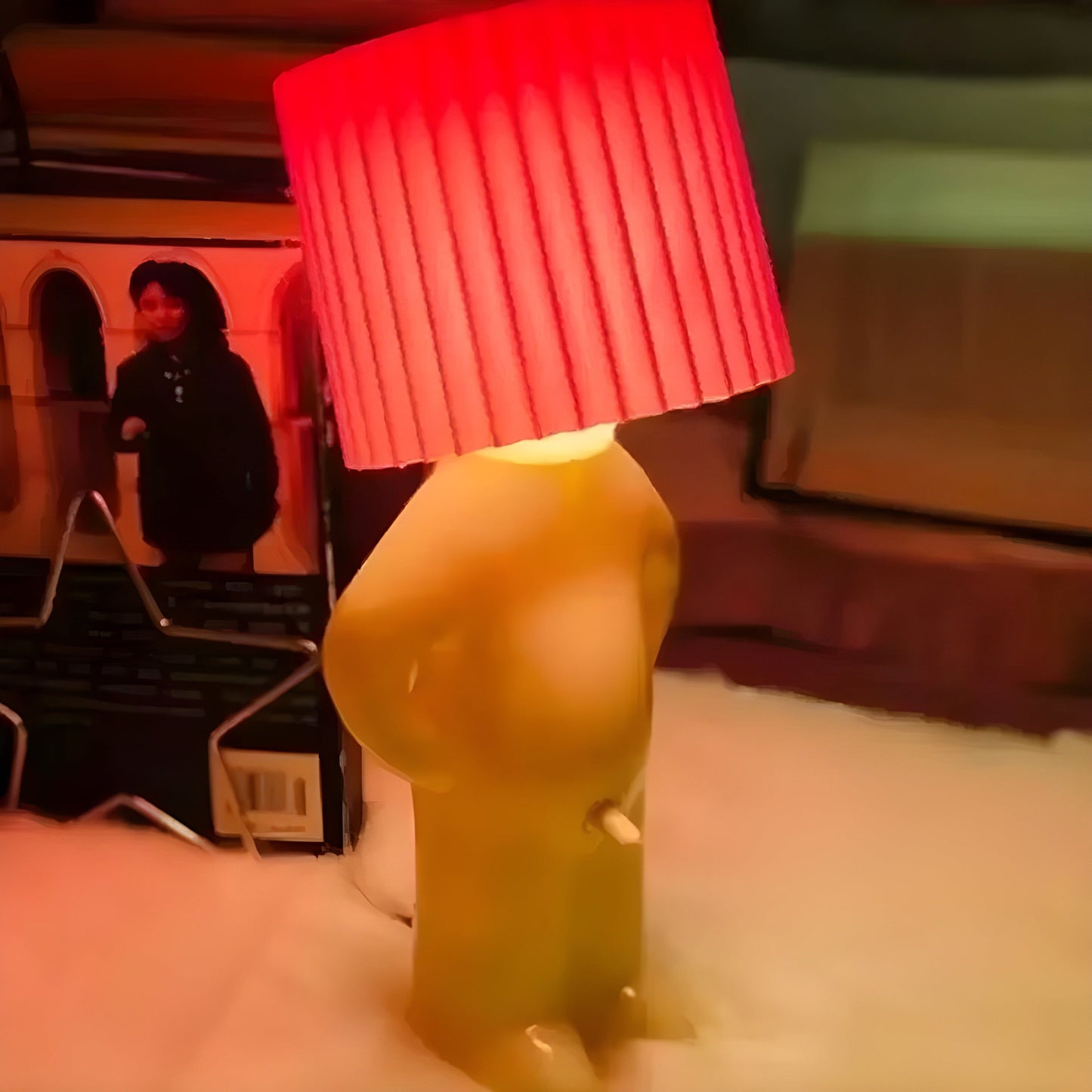 Frecher Junge Creative Table Lamp – Unique LED Lighting for Bedroom and Living Room
