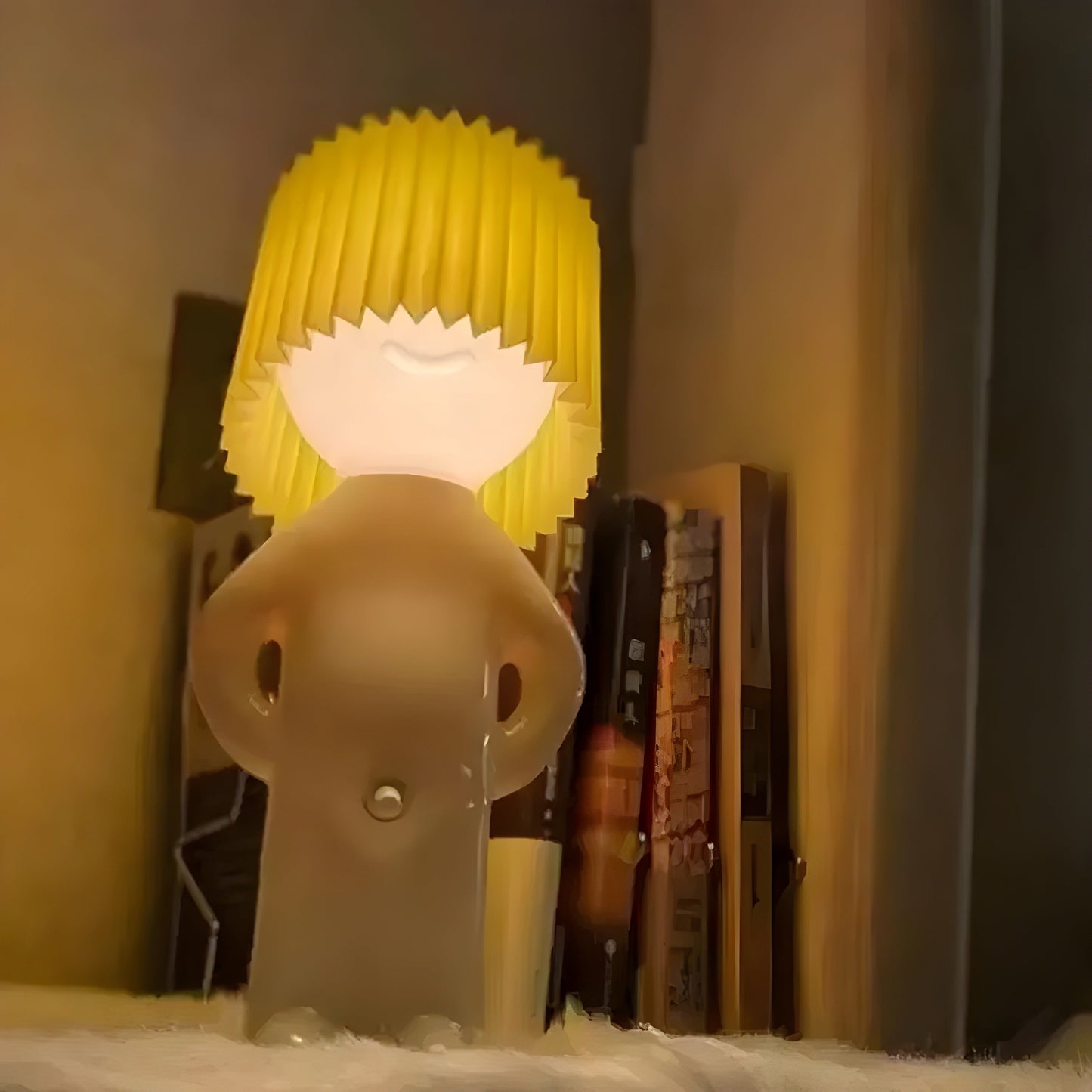 Frecher Junge Creative Table Lamp – Unique LED Lighting for Bedroom and Living Room