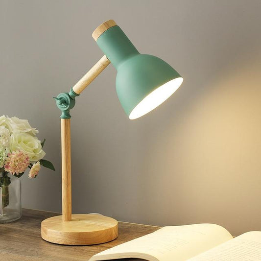 Nordic Wood Desk Lamp – Minimalist and Elegant Lighting