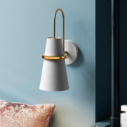 Gilbert – Modern Wall Lamp with Sleek Matte Finish