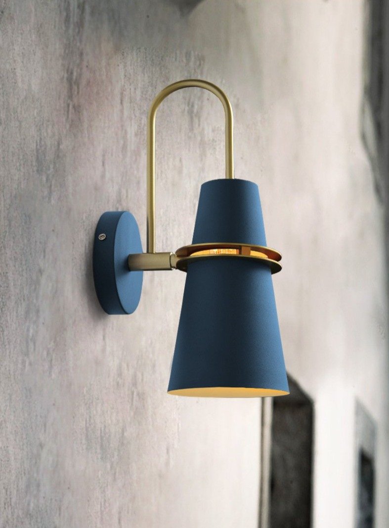 Gilbert – Modern Wall Lamp with Sleek Matte Finish