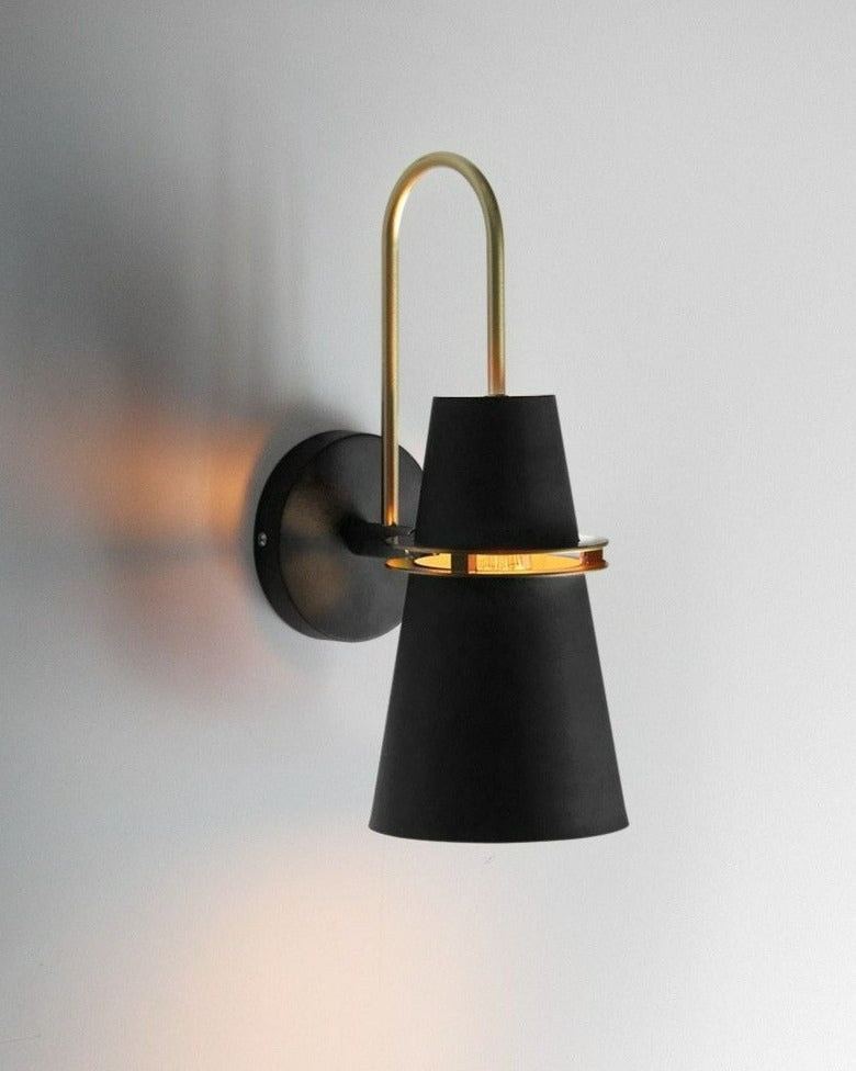 Gilbert – Modern Wall Lamp with Sleek Matte Finish