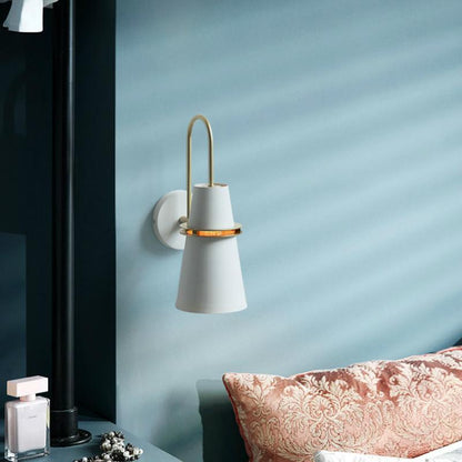 Gilbert – Modern Wall Lamp with Sleek Matte Finish