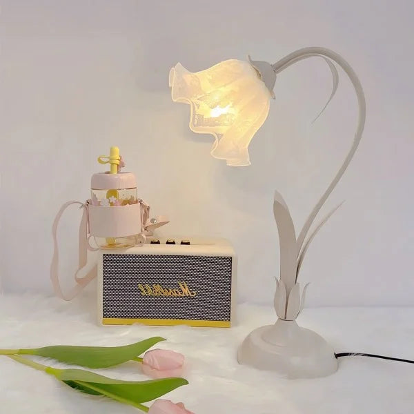 Vintage Adjustable Flower Table Lamp - Timeless Elegance with Functional Design